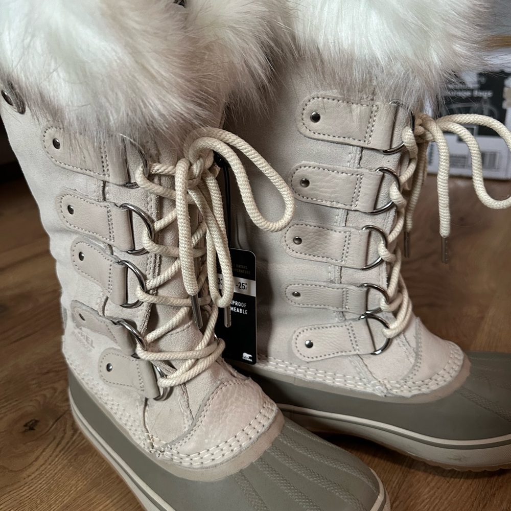 Sorel Joan of Arctic Women's Beige Winter Boots with Faux Fur Trim